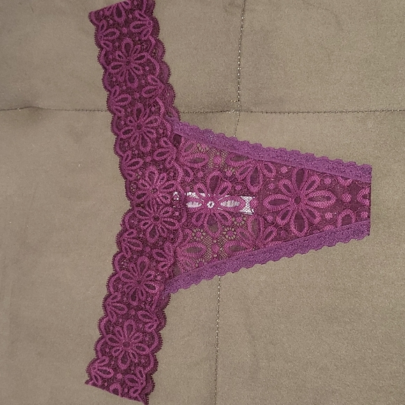 Victoria's Secret panties thong Medium - Picture 1 of 3